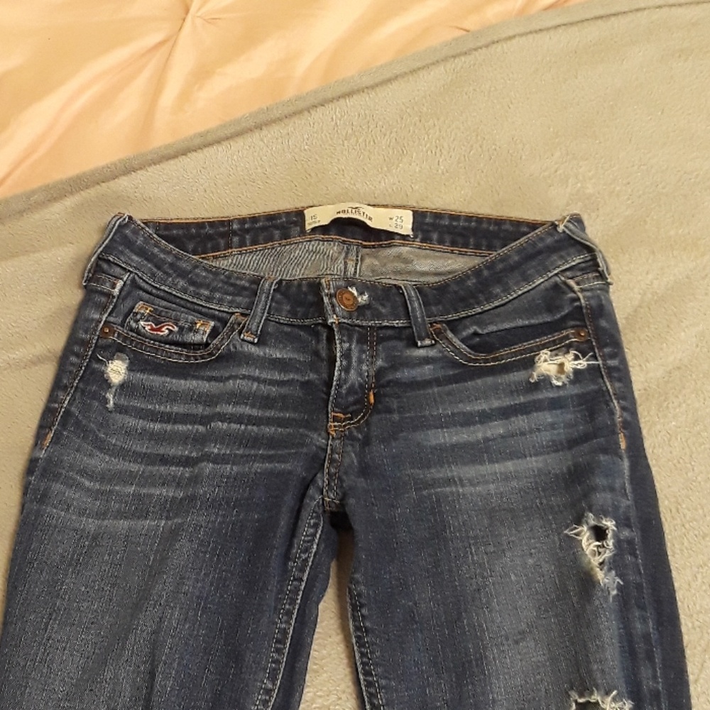 Hollister ripped skinny jeans
